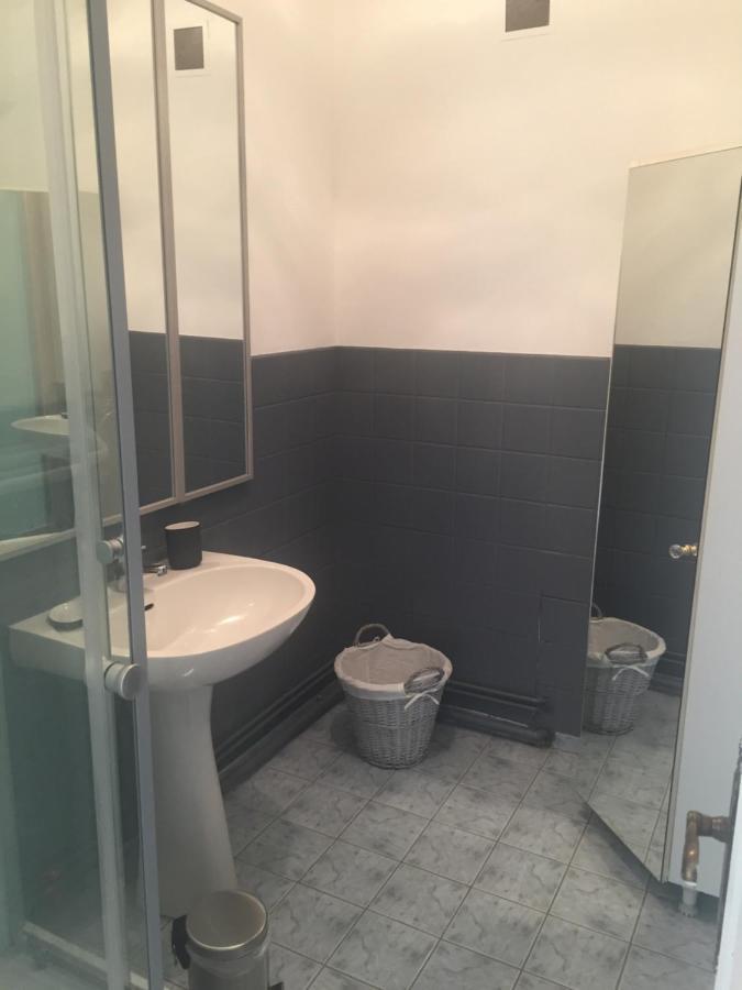 Appartement 1Er Etage Carignan Екстериор снимка