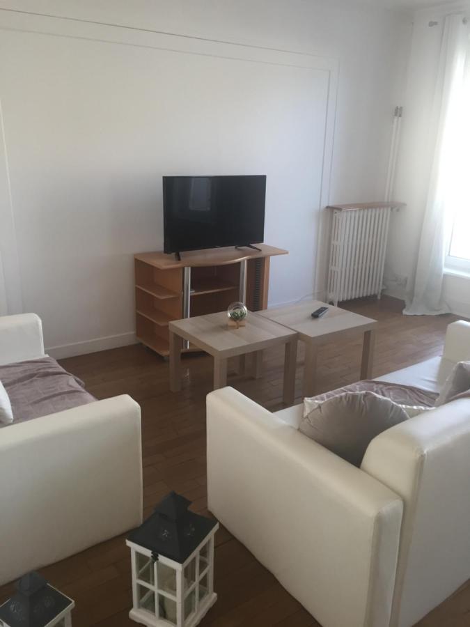 Appartement 1Er Etage Carignan Екстериор снимка